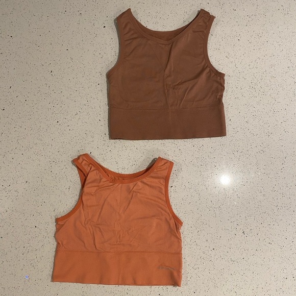 Women's Sleeveless Tops - Picture 3 of 3